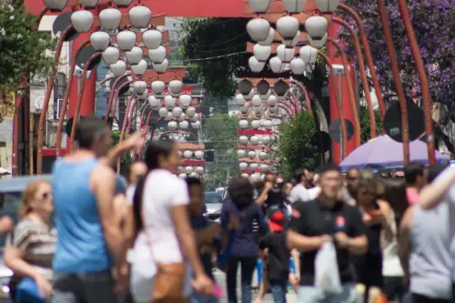 Feira do bairro da Liberdade no centro