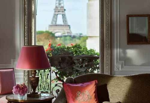 Hôtel Plaza Athénée: dono de uma das vistas mais belas de Paris