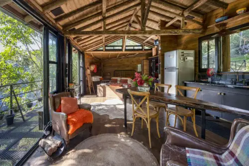 casa na árvore entre SP e Rio