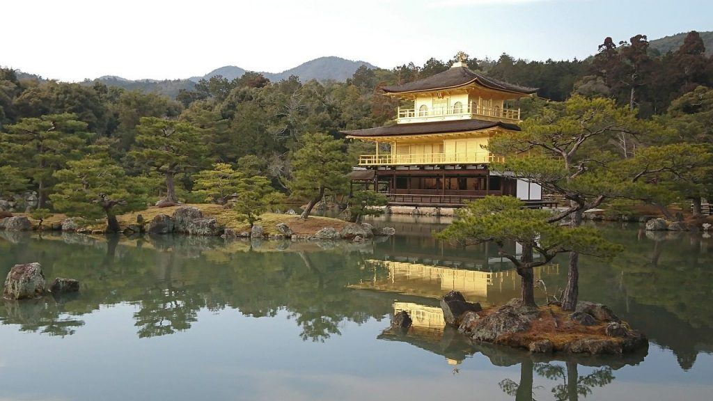 10. Templo Golden Pavilion - Japão