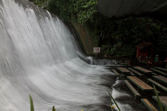 Waterfall Restaurant - Filipinas