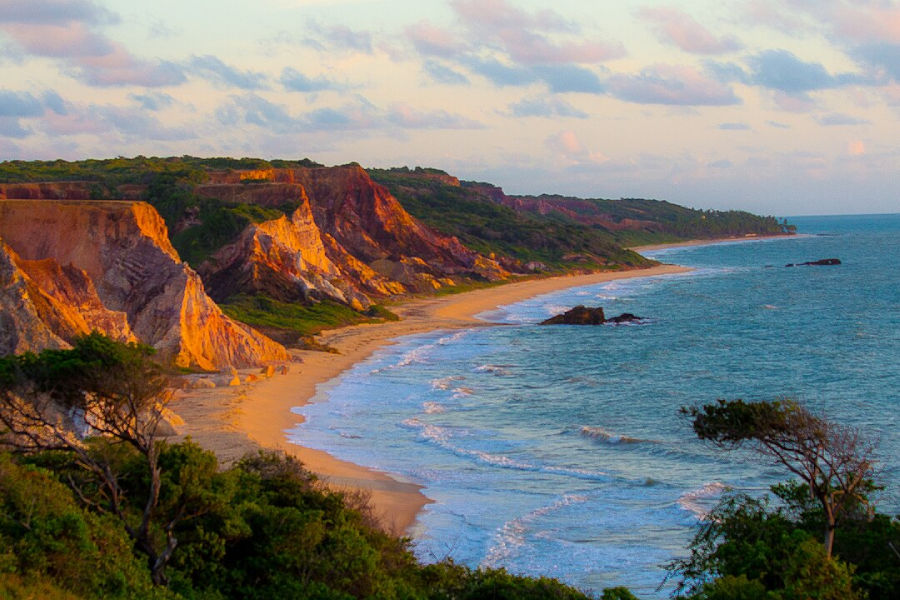 Lugares de praia para viajar no Brasil