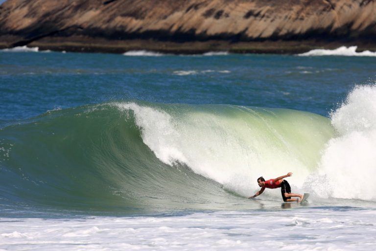 As Melhores Praias Para Surfar No Brasil