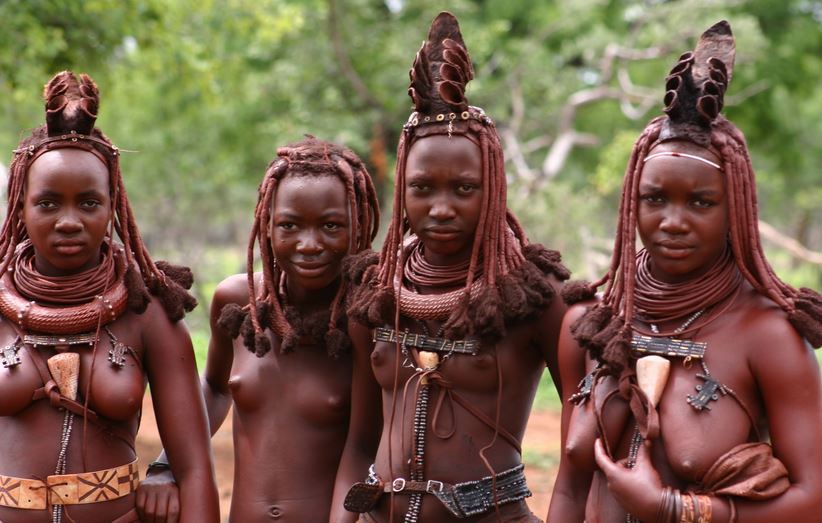 Himba-women-Photo-shuttle-namibia
