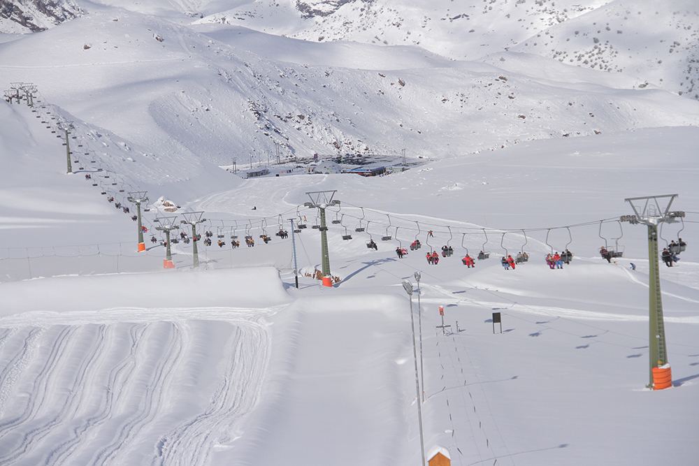 Ski resorts in Santiago: El Colorado and Farellones