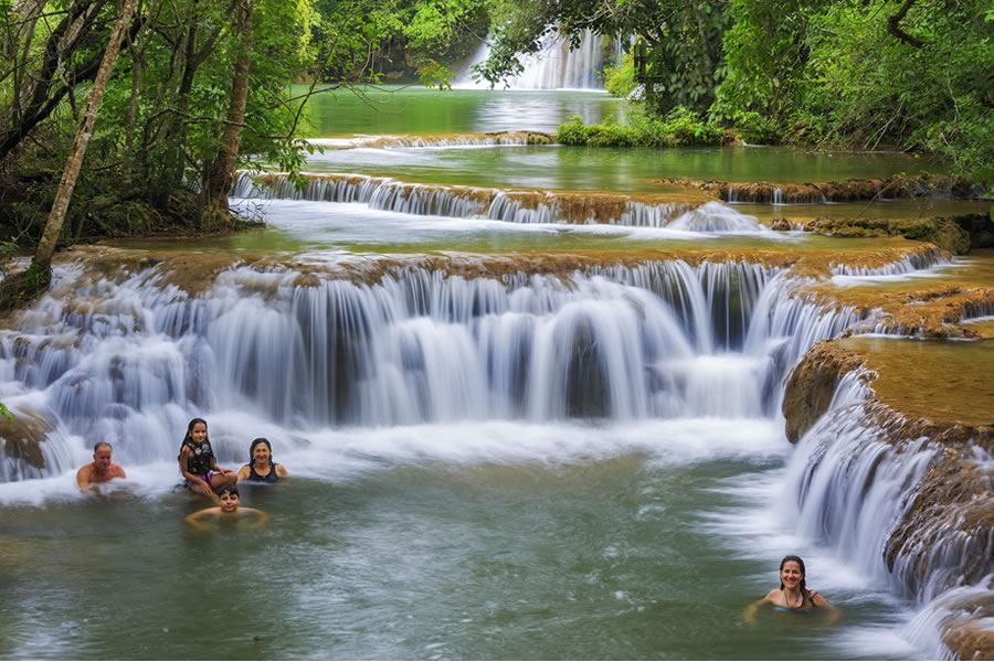 Conheça as trilhas e cachoeiras da Estância Mimosa em Bonito