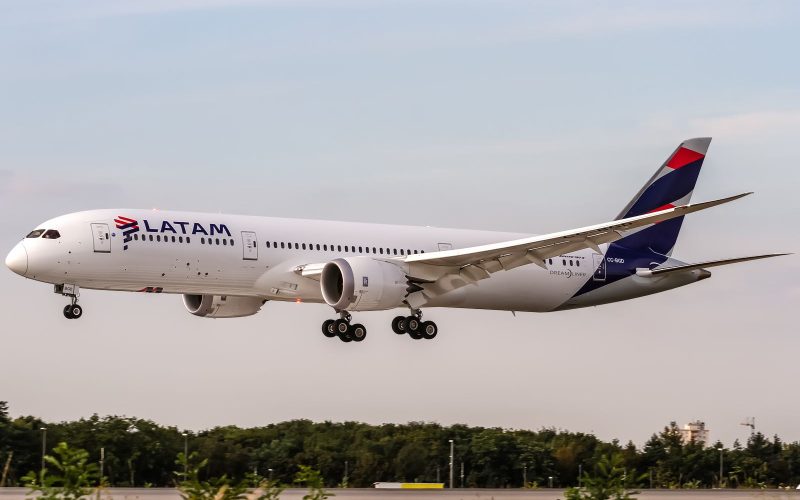 como comprar passagem pela latam