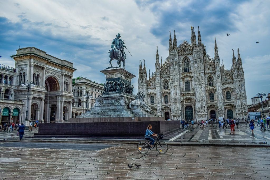 How to travel from Milan to Rome