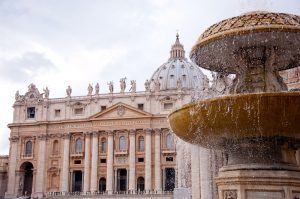 Como contratar um serviço de transfer e guia no Vaticano