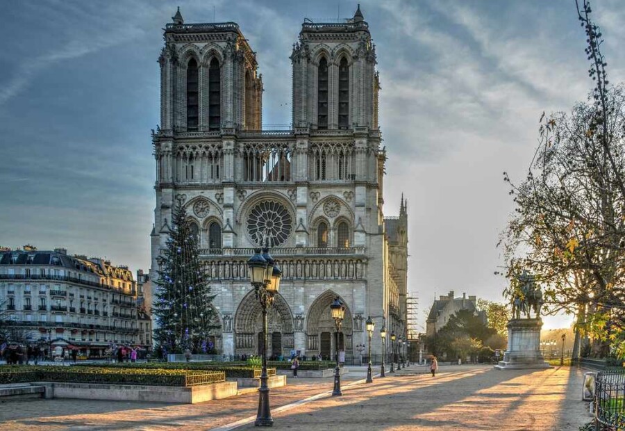 Hôtel Plaza Athénée: dono de uma das vistas mais belas de Paris 