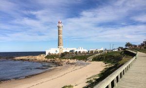 Melhores praias do Uruguai: conheça 7 das mais bonitas