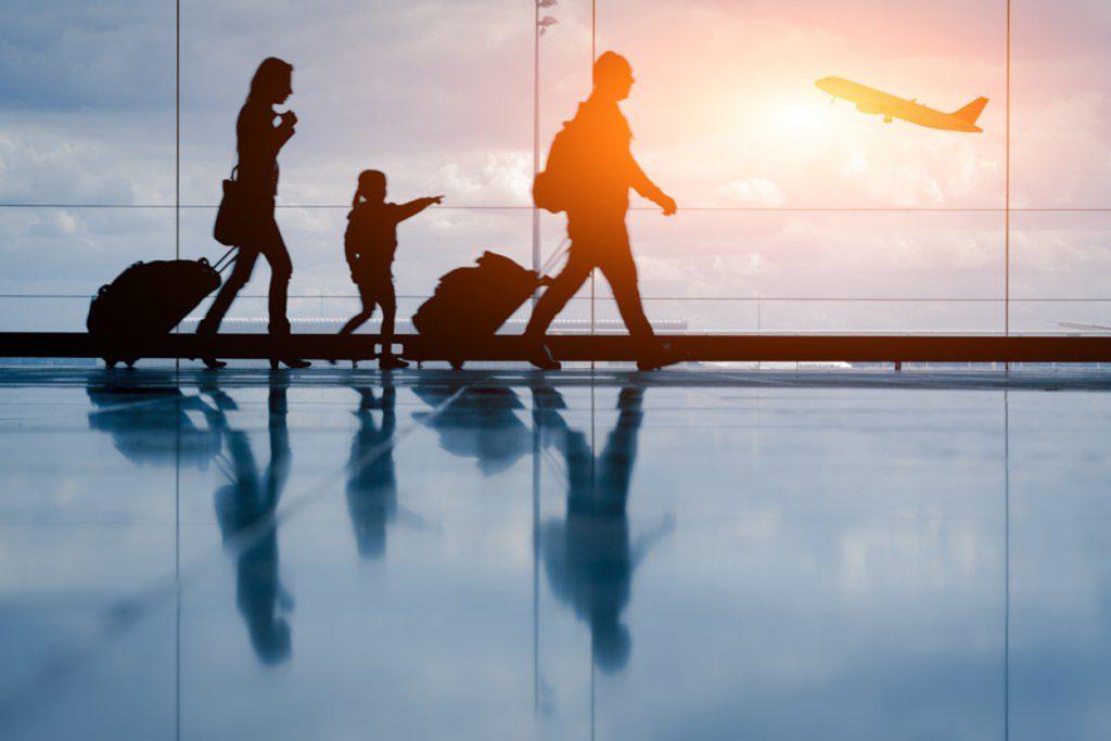 Viagens de avião: qual o tamanho permitido para bagagem de mão?