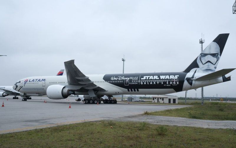 Avião Latam Star Wars