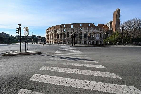 Photos Italy quarantine empty cities