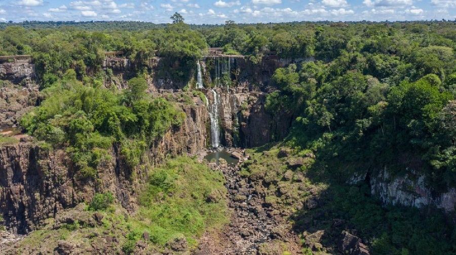 iguazu falls scenery