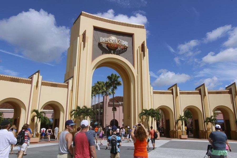 universal parks reopening
