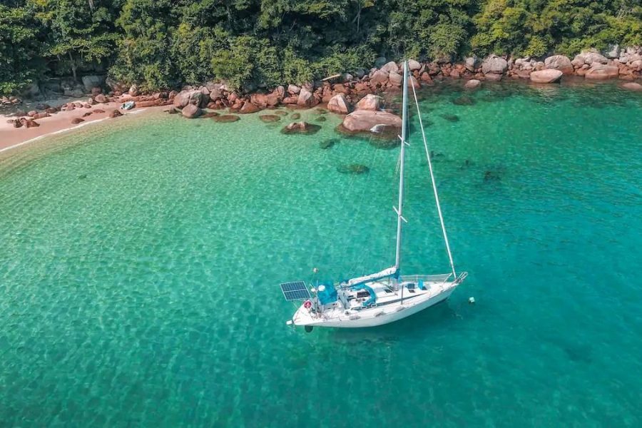 Praias paradisíacas em SP ou RJ