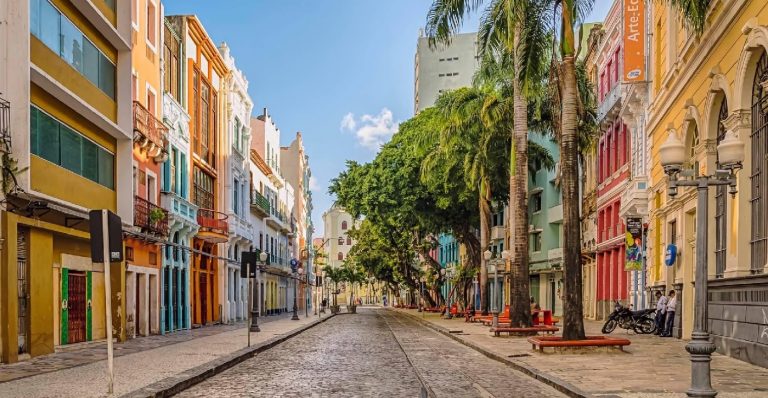 Rua de Recife é eleita a terceira mais bonita do mundo por revista norte-americana