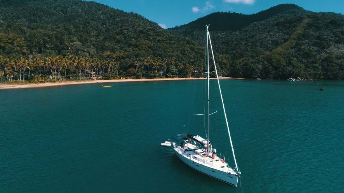 Viagem de veleiro - Wind Charter - Charter e Sailboat em Paraty