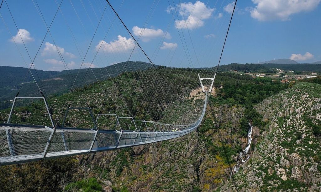 ponte suspensa portugal arouca 516_