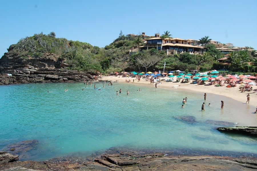 Veja 11 das melhores praias para conhecer em Búzios e região