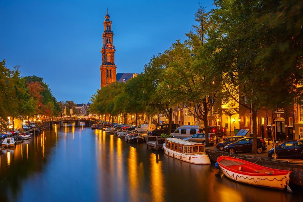 Amsterdã quer proibir turistas estrangeiros de comprar maconha na cidade