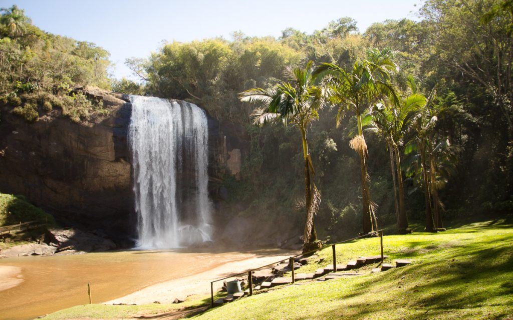 SP: Cachoeira Grande é um dos destinos mais lindos para quem ama natureza