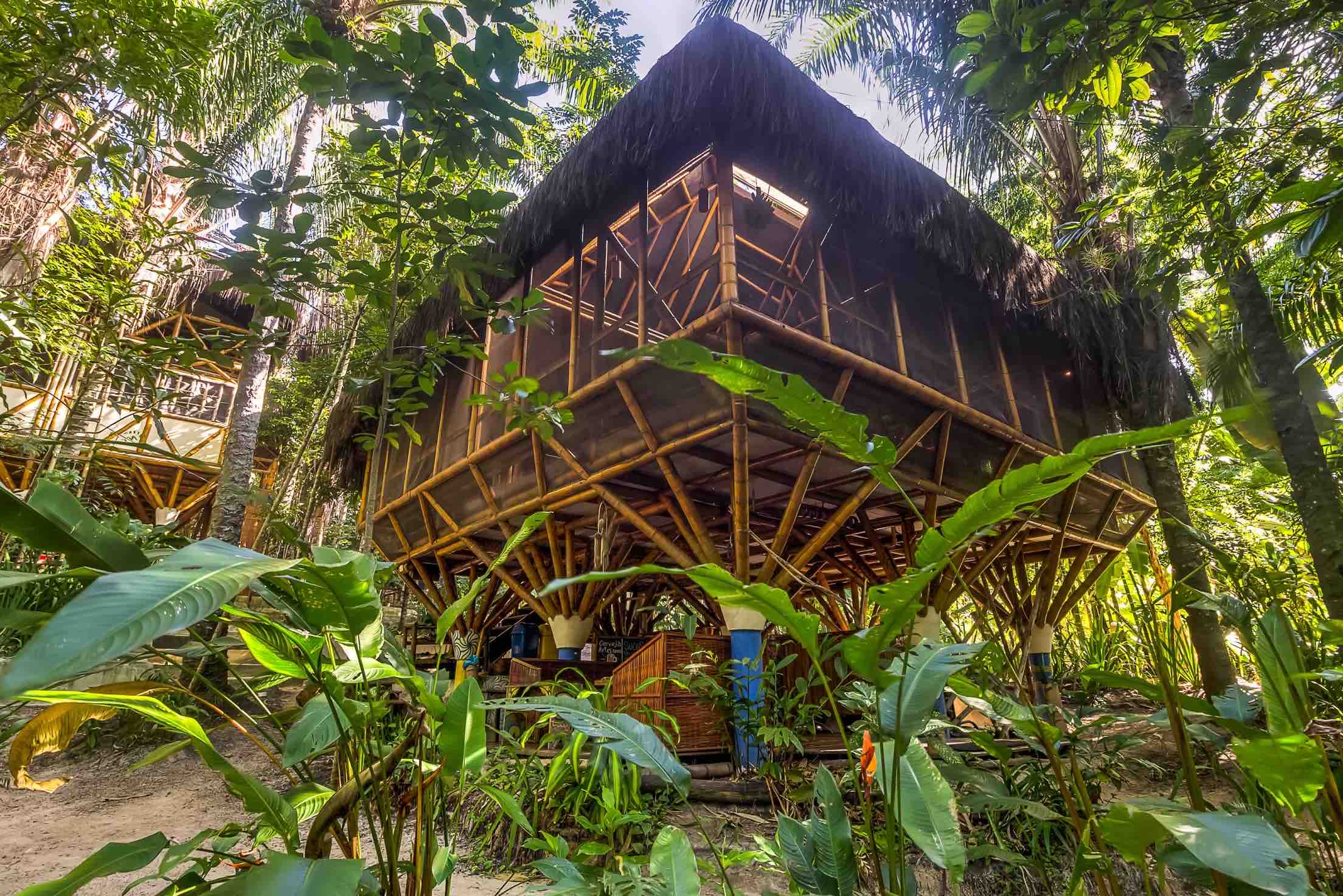 Universo Pol Bamboo Hostel