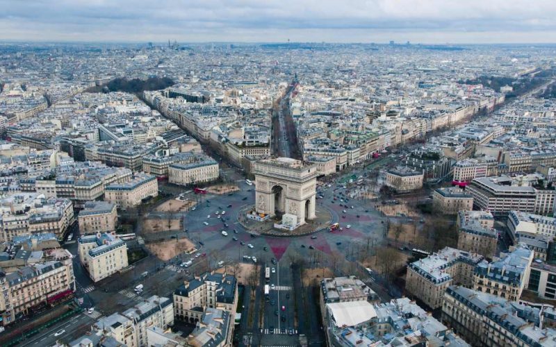 França reabre a fronteira
