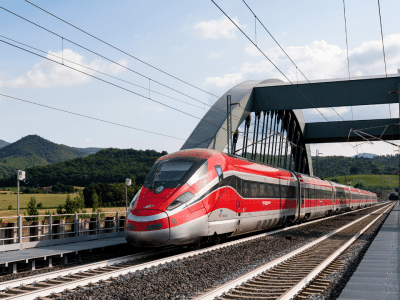 Trenitalia inaugurou trem que liga Milão a Paris
