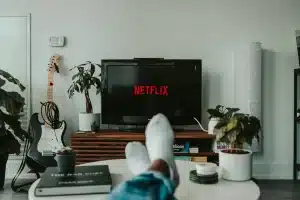 Filmes e séries da Netflix que vão inspirar suas viagens