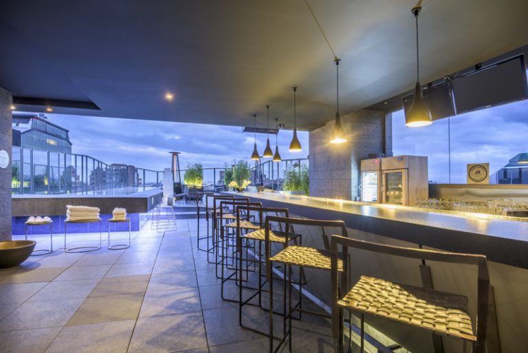 5 rooftops para curtir o skyline de Bogotá