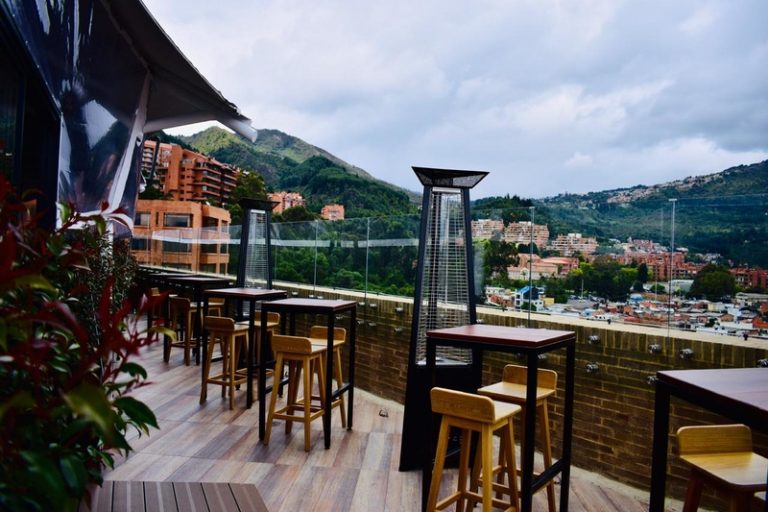 5 rooftops para curtir o skyline de Bogotá