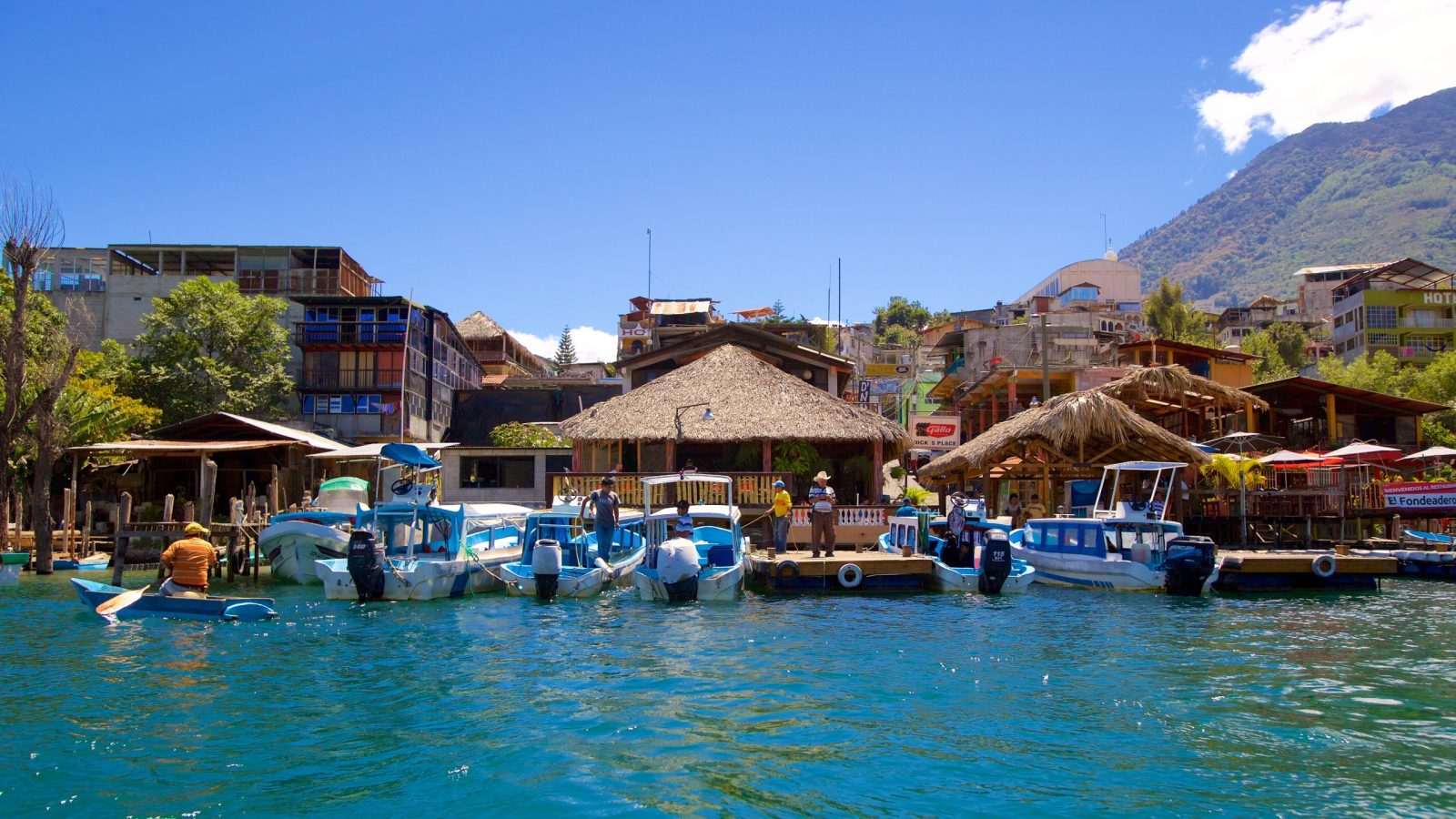 Lago Atitlán O Lago Rodeado De Vulcões E Aldeias Maias Na Guatemala