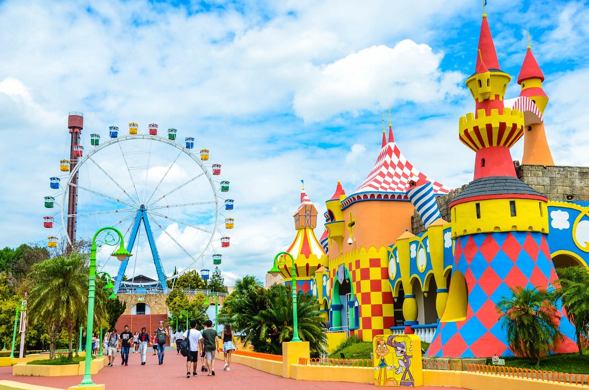 13 parques temáticos no Brasil para levar as crianças nas férias