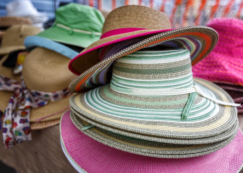 Chapéus de palha são encontrados em Paraty