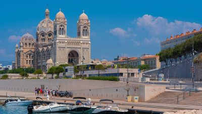 Limite de turistas em cidades da França