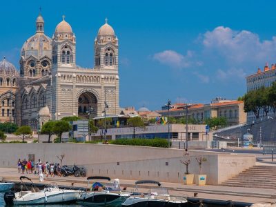Limite de turistas em cidades da França
