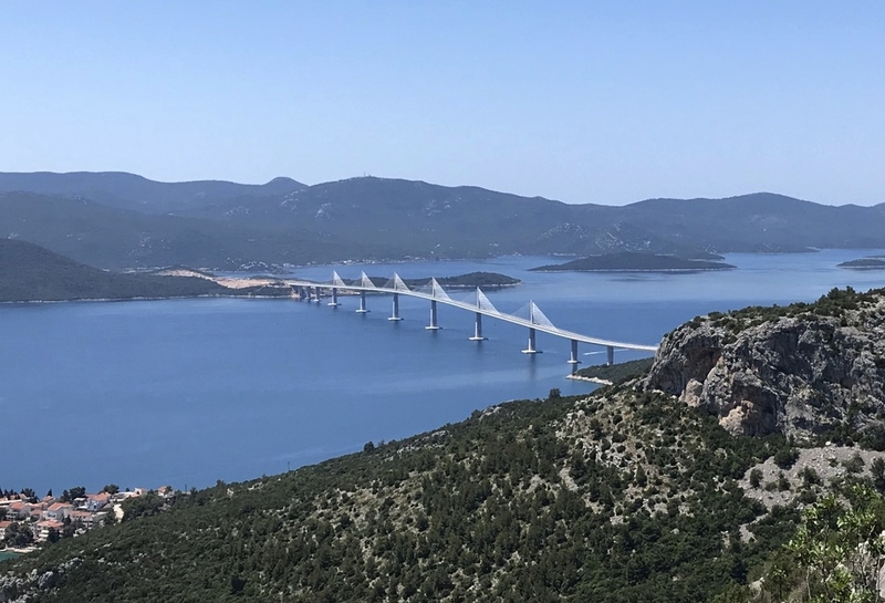 Ponte Peljesac, na Croácia