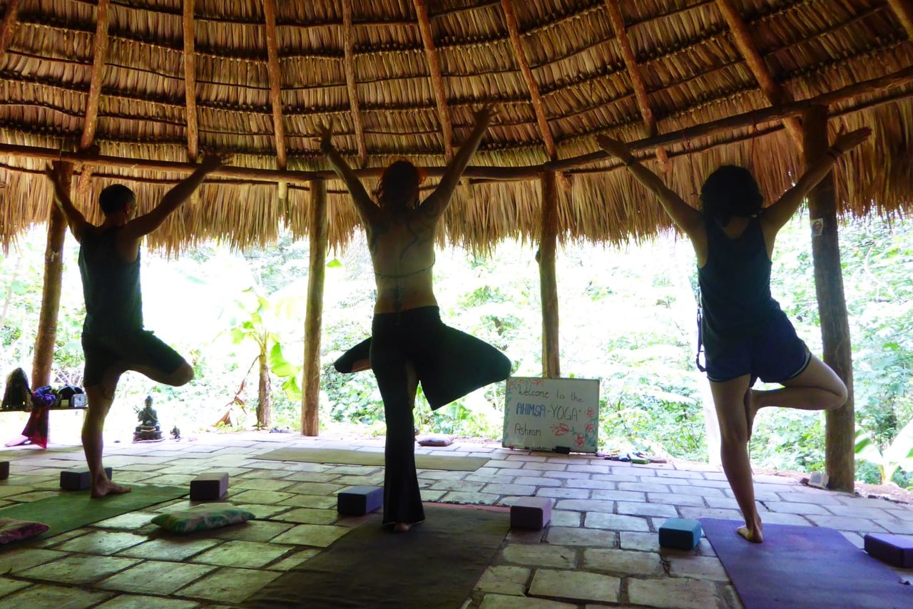 Ahimsa Yoga, na Guatemala