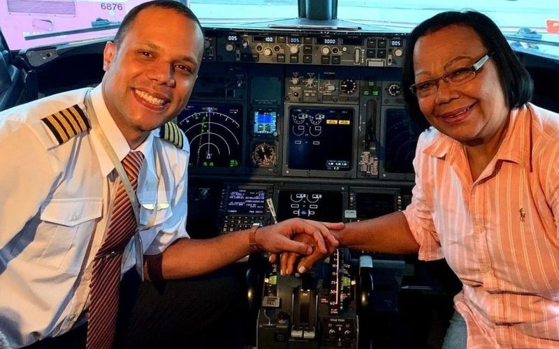 Piloto viraliza com homenagem à mãe