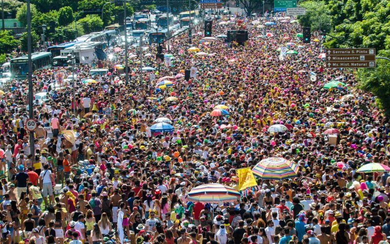 Blocos de rua agitam programação de Carnaval em Belo Horizonte