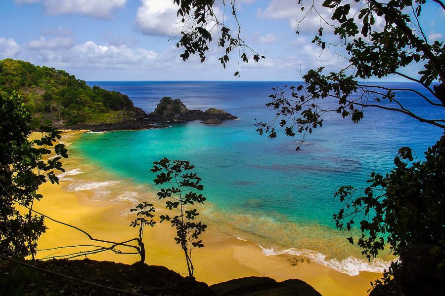 Baía do Sancho, a melhor praia do mundo, segundo ranking de site de turismo