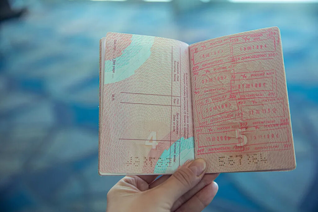 Carimbo no passaporte de turista em países da Europa