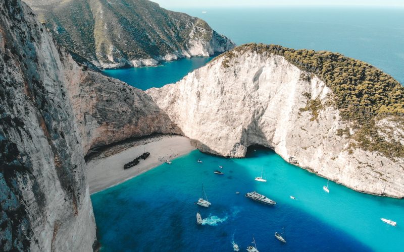 praia de navagio fechada grécia