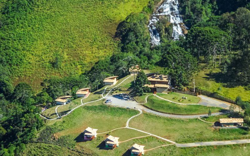 pousada com cachoeira