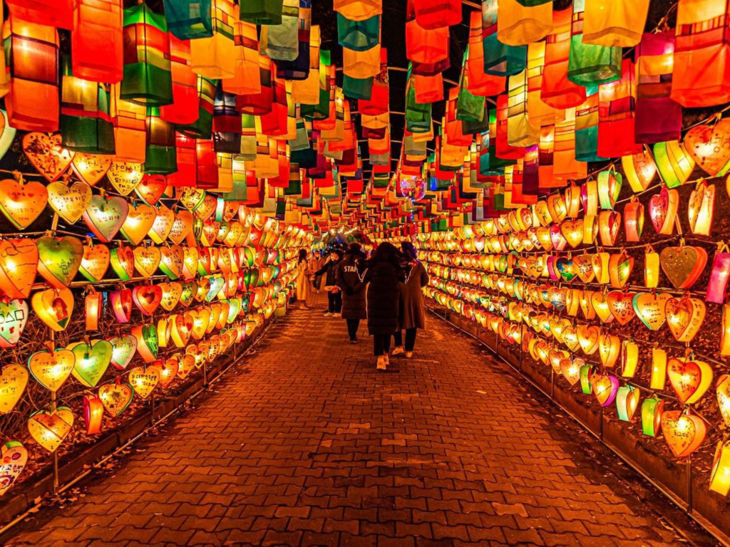 Centro Cultural Coreano no Brasil promove imersão no Festival de Lanternas de Jinju