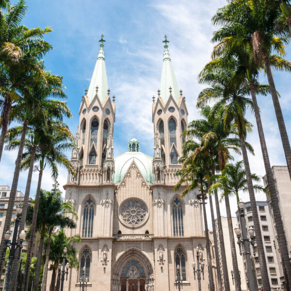 Brunch na Catedral da Sé: alta gastronomia e solidariedade em São Paulo