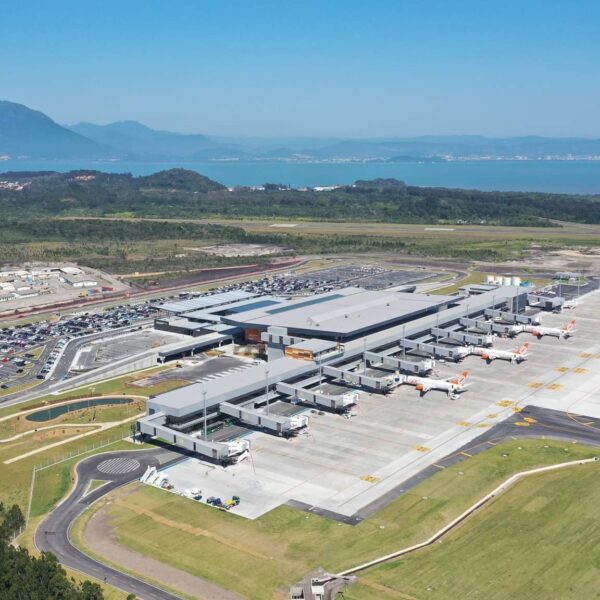 Florianópolis terá até 10 voos diários para Argentina na alta temporada