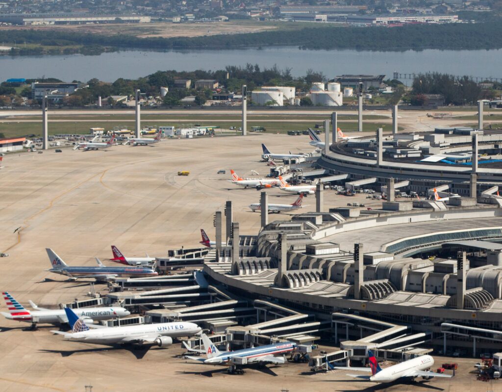 companhias aéreas estrangeiras operarem voos domésticos no Brasil